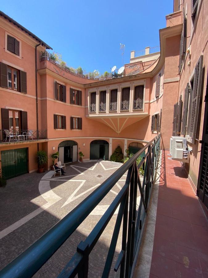 Trevi Ducal Palace Roma Dış mekan fotoğraf