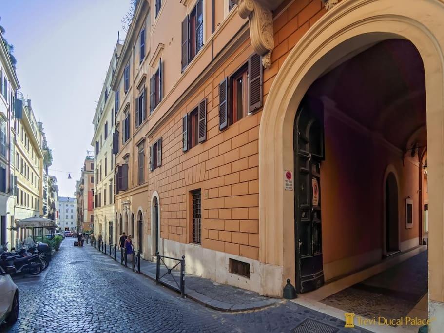 Trevi Ducal Palace Roma Dış mekan fotoğraf